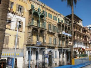 De beaux balcons délaissés