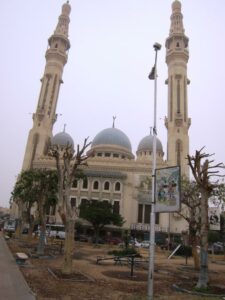 Mosquée et jardin d'enfants