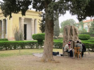 Qui sont les vrais gardiens du musée ?