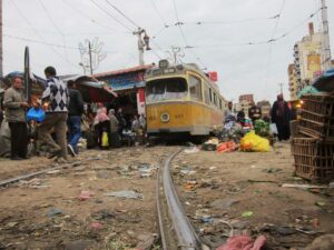 Un peu de place pour le tram !